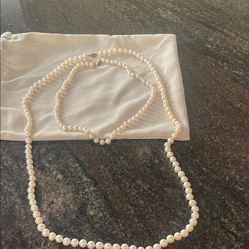 Elegant Pearl Necklace